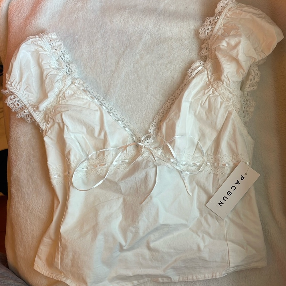 White v-neck Lacy Babydoll Top